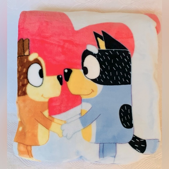 Bluey Other - Bluey and Bingo Hearts Valentine Throw Blanket